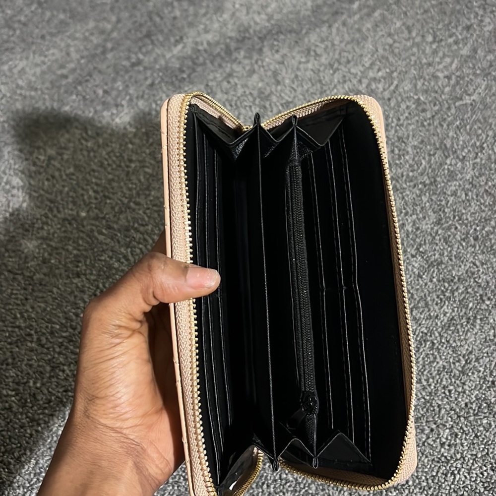 Stylish wallet - Picture 2 of 4